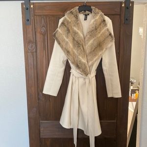 Alfani coat with fur collar Size S/M.